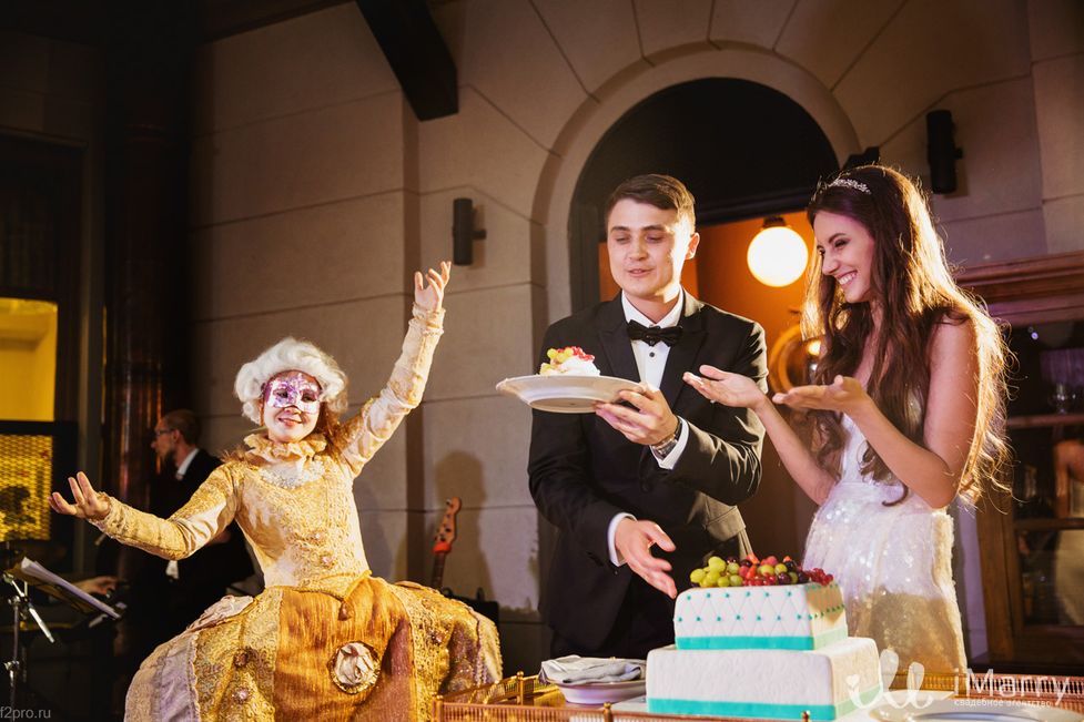 Как сделать свадебный торт оригинальным? 